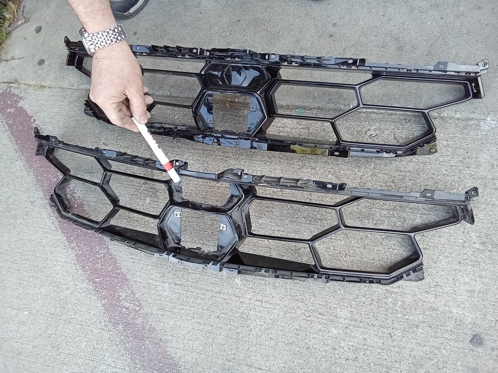 19-21 Lamborghini URUS front bumper Upper Grille Glossy Black 4ML807639BY9B OEM