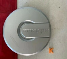#K (1) 2003 - 2007 OEM Hummer H2 SILVER Center Cap  P/N 9594461