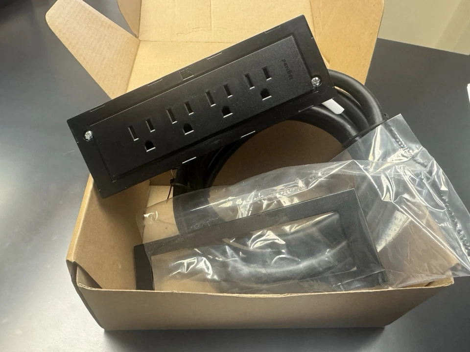 Legrand Wiremold RD4RBK10 radiant Furniture Power Center, Recessed Power Strip Foto 3 de 4