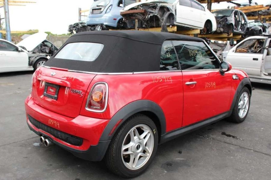 Bote de carbón de vapor de combustible 2007 08 09 10 11 12 13 14 15 Mini Cooper S Conv. Foto 3 de 4