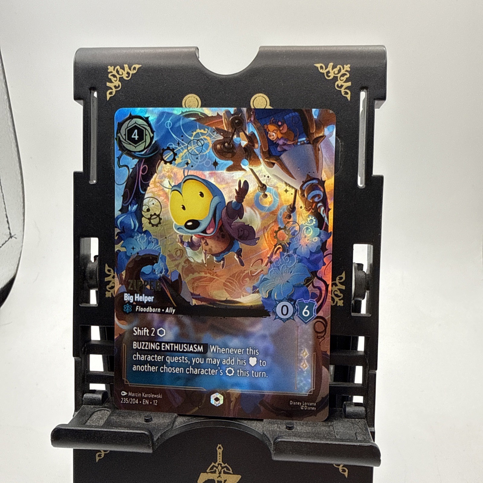 Zipper - Big Helper (Enchanted) 235/204 Wilds Unknown Holo