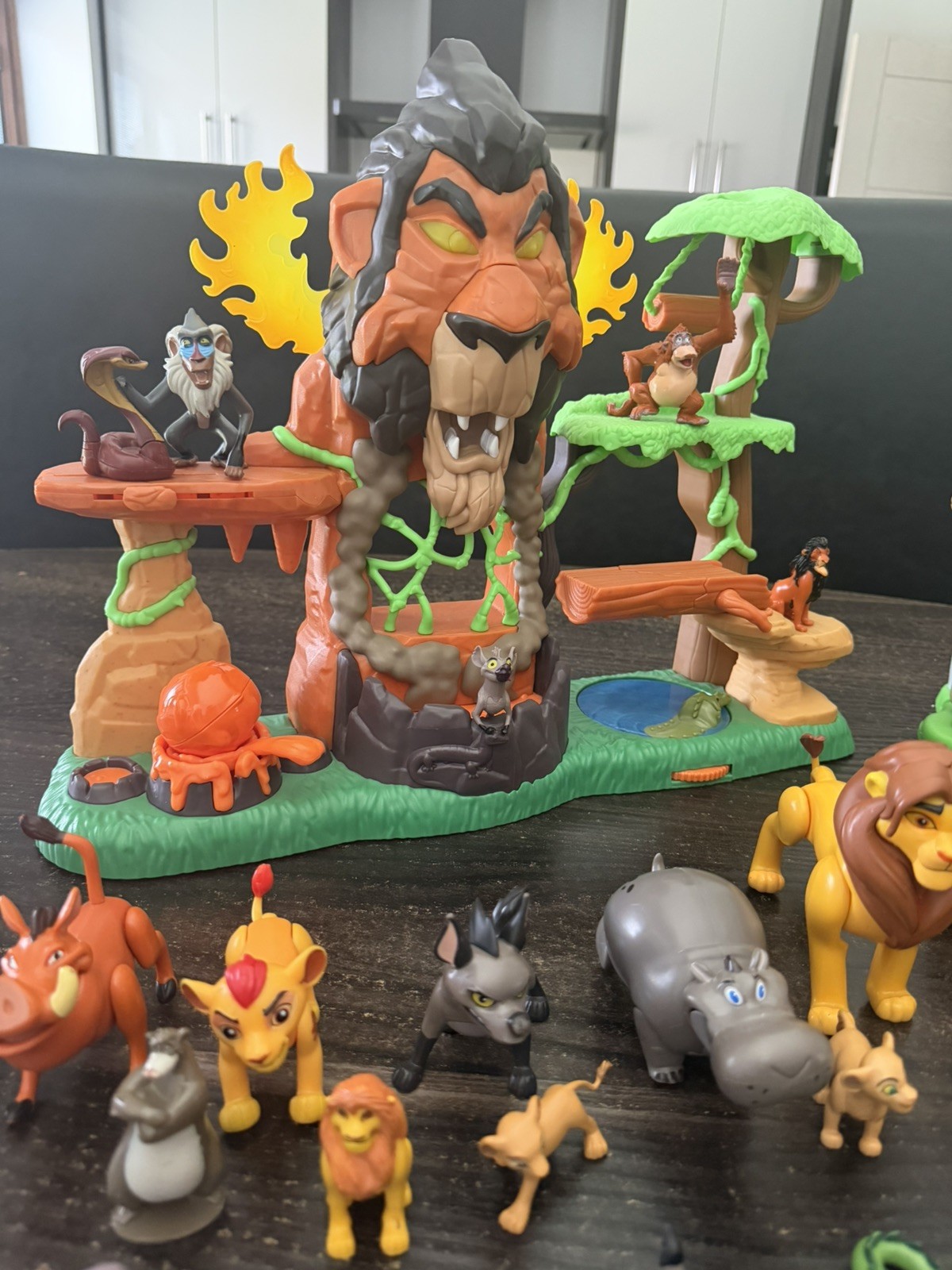 Juego Disney Lion Guard Rise of Scar con figuras