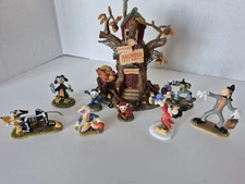 Hawthorne Village Disney Halloween Chip n Dale Haunted Treehouse Figures Mickey