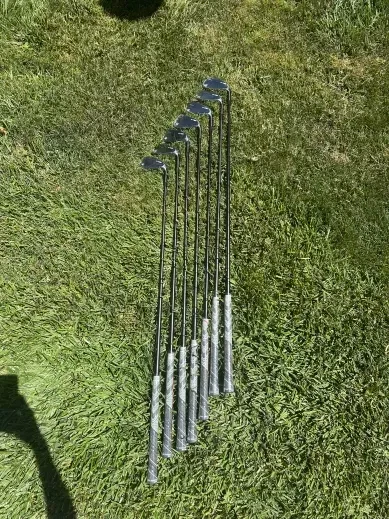 Planchas Taylormade 2024 P790 4-PW cromadas dinámicas doradas 105 g S300 Foto 2 de 4