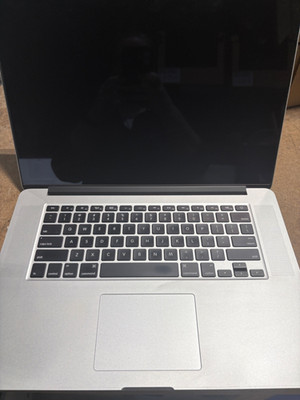Apple MacBook Pro 15'' Mid 2015 i7 2.2GHz 16GB RAM 256GB SSD