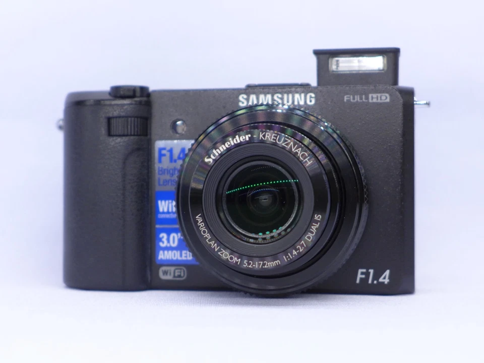 Samsung EX2F 12.4MP F/1.4 Digital Camera - Black - Image 2 of 4