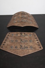 Bracciali Medievali/Vichinghi in Pelle con Borchie e Fibbie – Set da 2 Pezzi