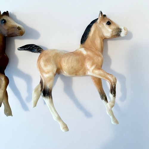 De Colección Breyer Clásico Potros Andaluces Espíritu Kiger Mustang + Castaño Oscuro -PARA CM - Imagen 3 de 10