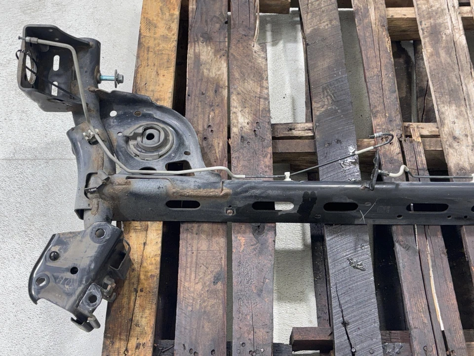 Nissan Sentra 2016-2019 suspensión lateral trasera subchasis eje haz OEM Foto 4 de 4