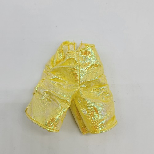 Monster High G3 Skulltimate Secrets 2 Fearidescent Cleo Yellow Iridescent Shorts