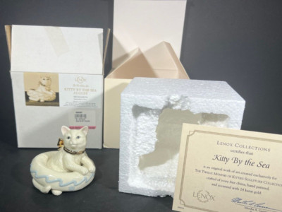 LENOX  Kitty By the Sea  Porcelain Figurine August Cats of the Month Series