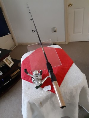 New Spinning Fishing Rod ZEBCO 5'6''médium 2PC AND Reel Shakespeare