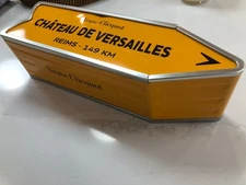Veuve Clicquot Champagne Tin, Sign Travel Collection Arrow, Versailles, Empty
