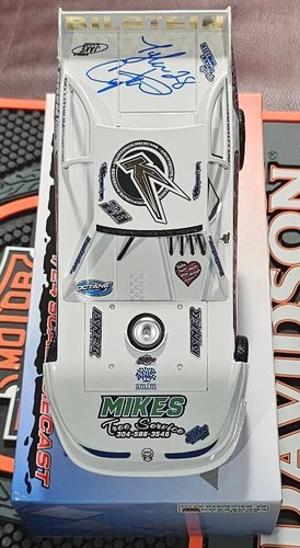 2022 TYLER CARPENTER #28 Mike's Tree Svc 1/24 ADC Autographed Late Model 132/350 - Picture 3 of 4