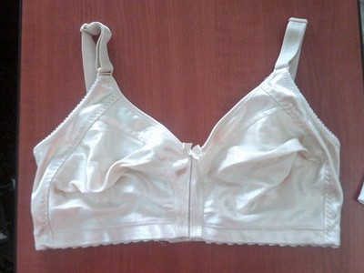 naturana Satin Vollschalen BH ohne Bügel UK 34DD/E USA 34DD Euro 75E Frankreich 90E