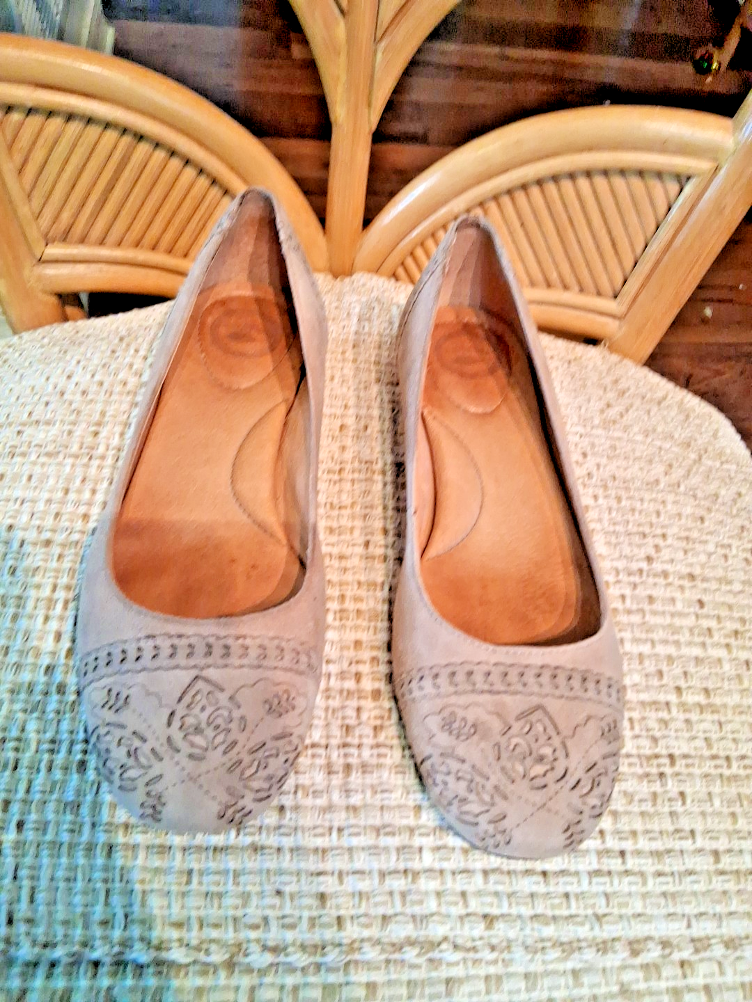 Nurture Adalin Flats Slip On Tan Suede Leather Size 6 M Comfort Stylish