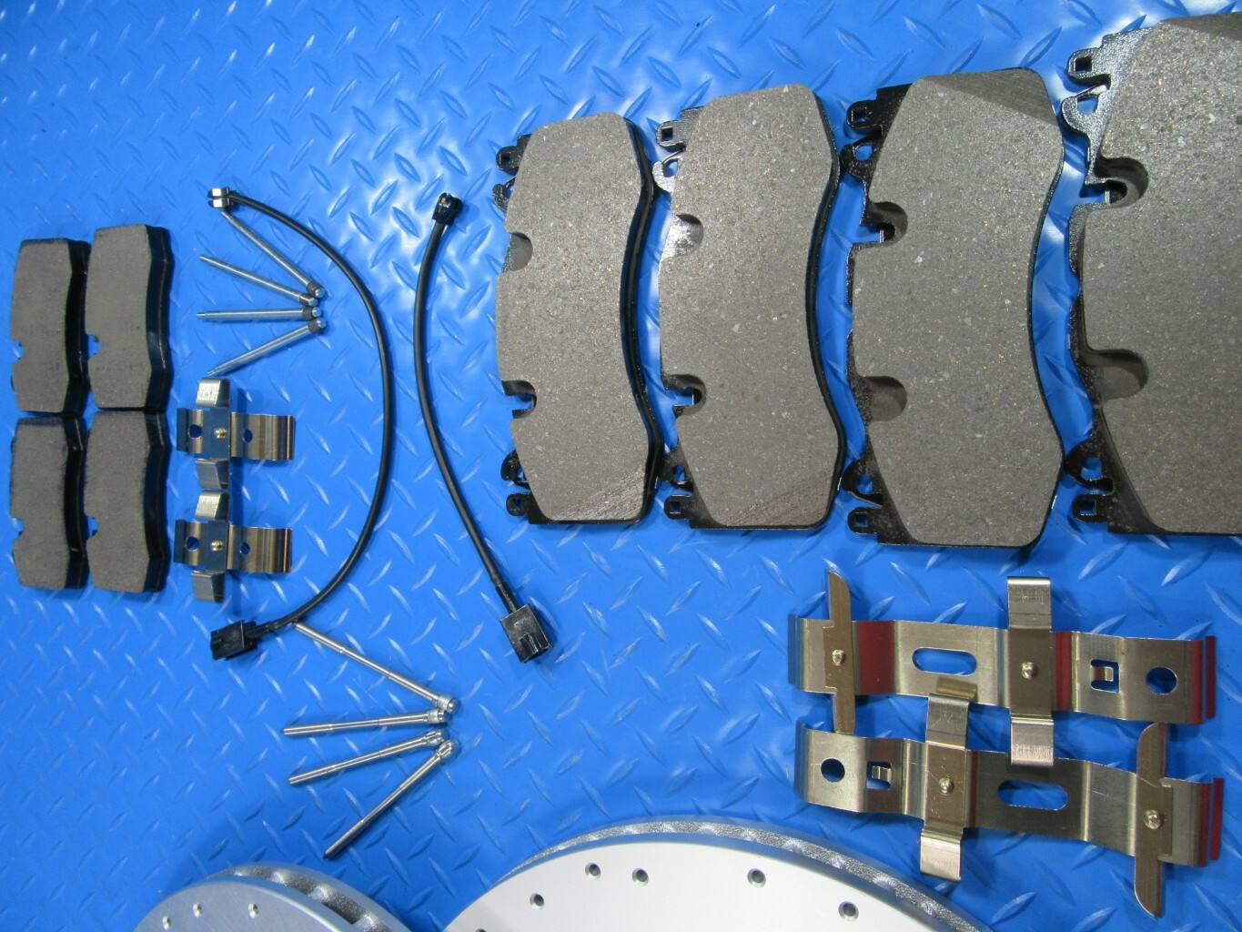 Maserati Quattroporte GTS front rear brake pads & rotors TopEuro #6932 
