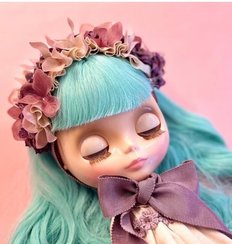Muñeca Hasbro CWC Neo Blythe Flowergirl of Happiness - Imagen 12 de 15