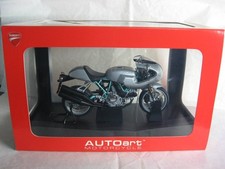 Autoart Ducati Paul Smart 1000 Motorcycle 1:12 12556