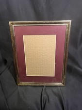 VINTAGE ETCHED GOLD BRASS METAL 8 X 10  PHOTO PICTURE FRAME W MAROON MATTING