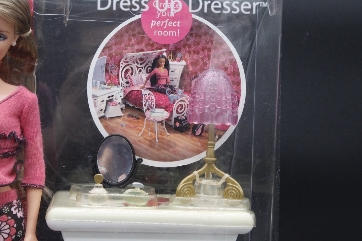 NRFB New Barbie Dress Up Dresser J0669 Fashion Fever Mattel NRFB New Barbie Dress Up Dresser J0669 Fashion Fever Mattel