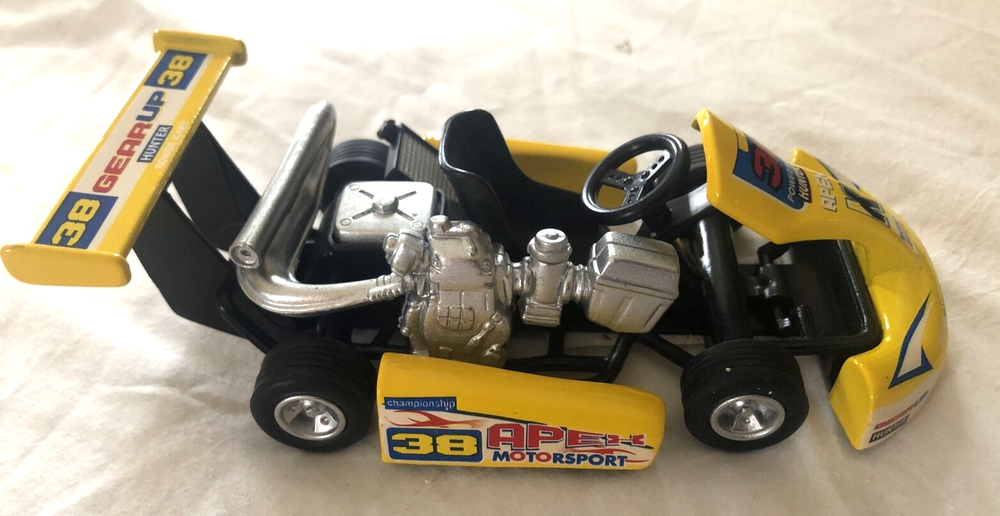 Kintoy Kinsfun Die Cast Pull & Go Friction Toy Go-Kart Racer 5”