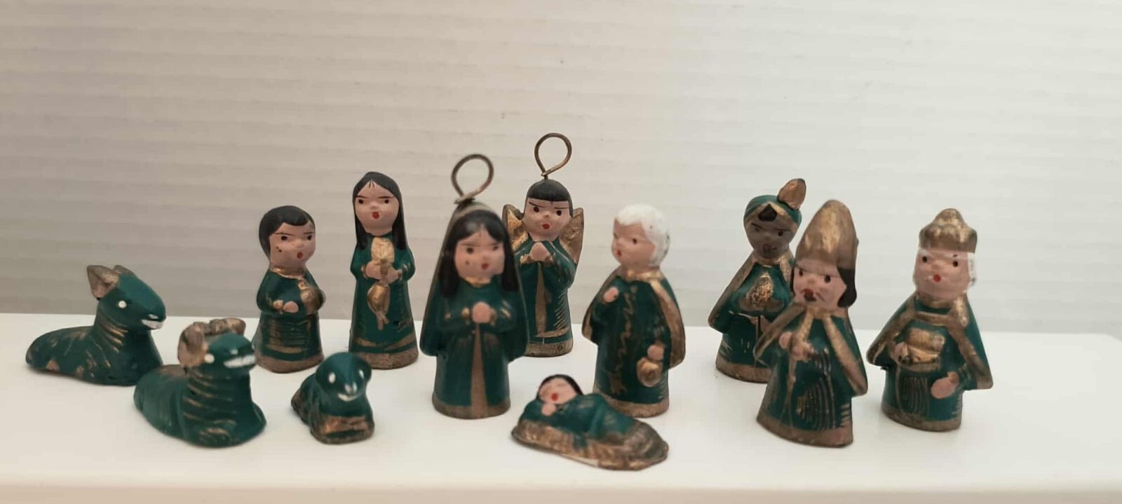VINTAGE MEXICO HAND PAINTED CLAY NATIVITY SET- 12 PIECE/ MINI SET 2"