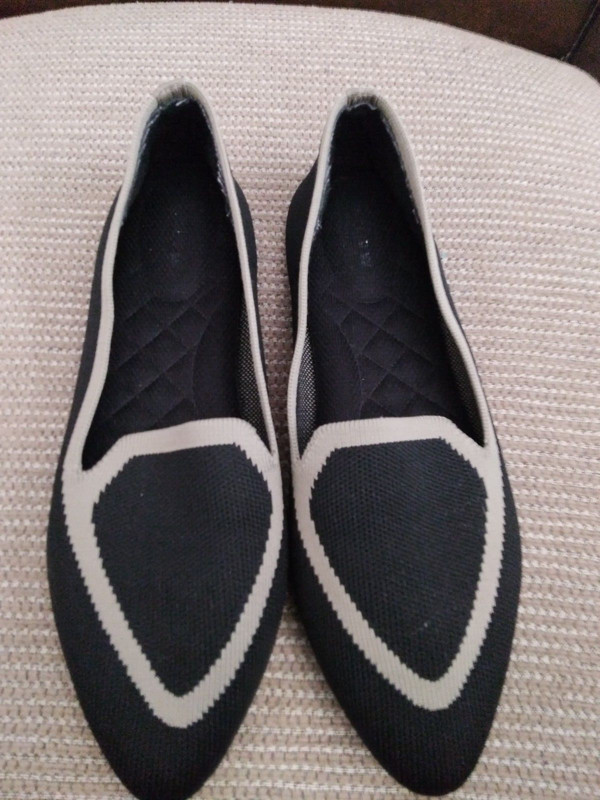 WOMENS BIRDIES THE BLACKBIRD BLACK BEIGE POINTED TOE WOVEN FLATS SIZE 7.5 EXC.