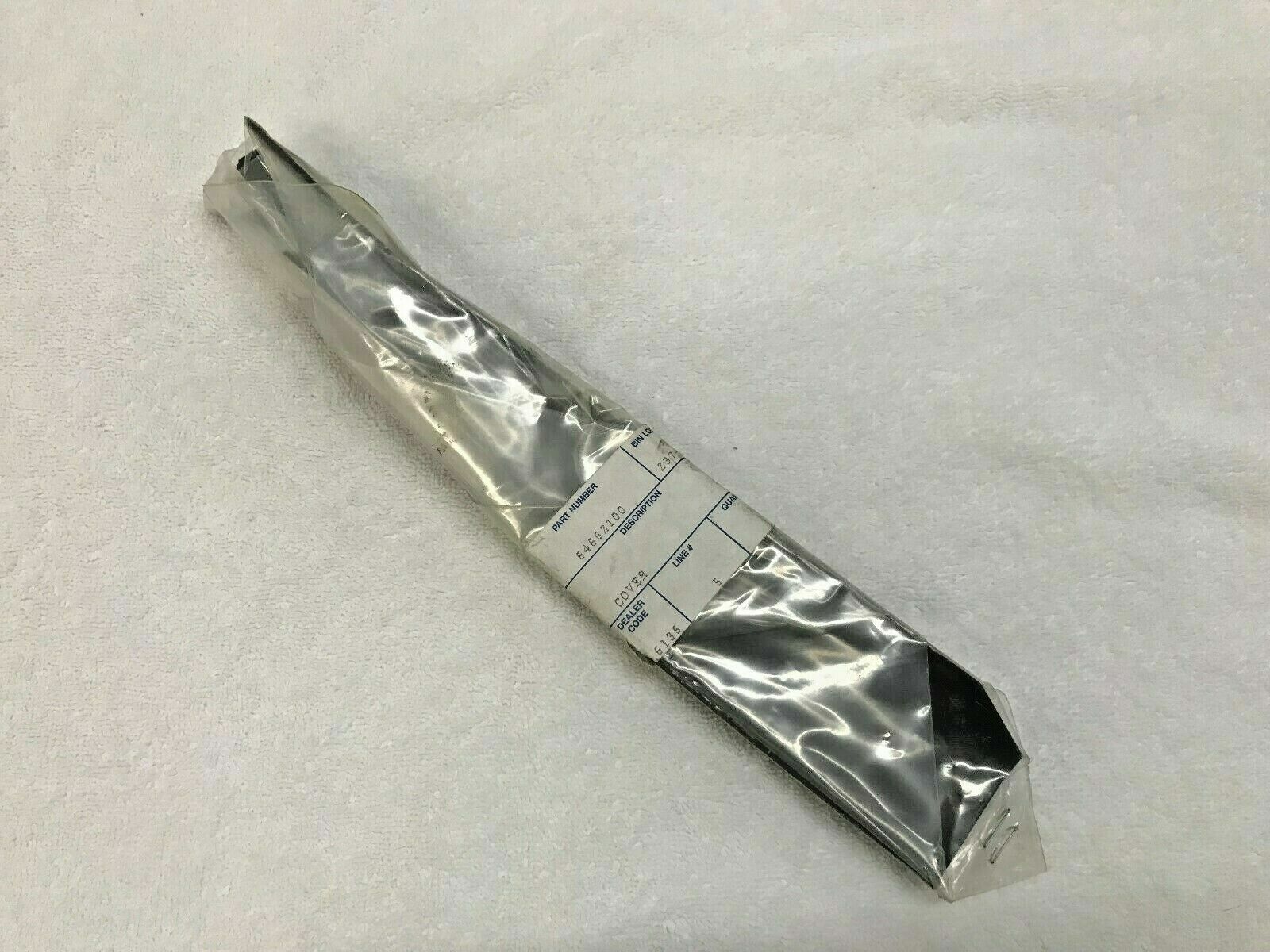 FERRARI 355 PASSENGER RIGHT RH SIDE PISTON TOP COVER OEM 64662100