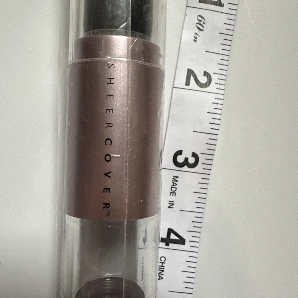 Cepillo en polvo recargable retráctil de viaje SHEER COVER Foto 3 de 3