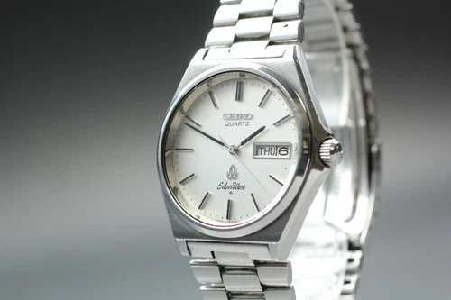 [Exc+5] Vintage Seiko Silver Wave 8229-8000 Quartz Mens Watch From JAPAN