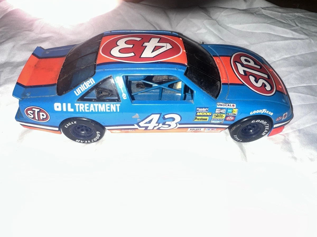 Pontiac #43 Richard Petty STP - Ertl American Muscle 1/18 - Nascar 1979 - Occasion