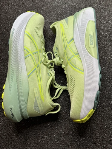 Zapatos para correr Asics Gel Kayano 31 para mujer talla 8 'cool matcha/Light Celadon' - Imagen 8 de 17