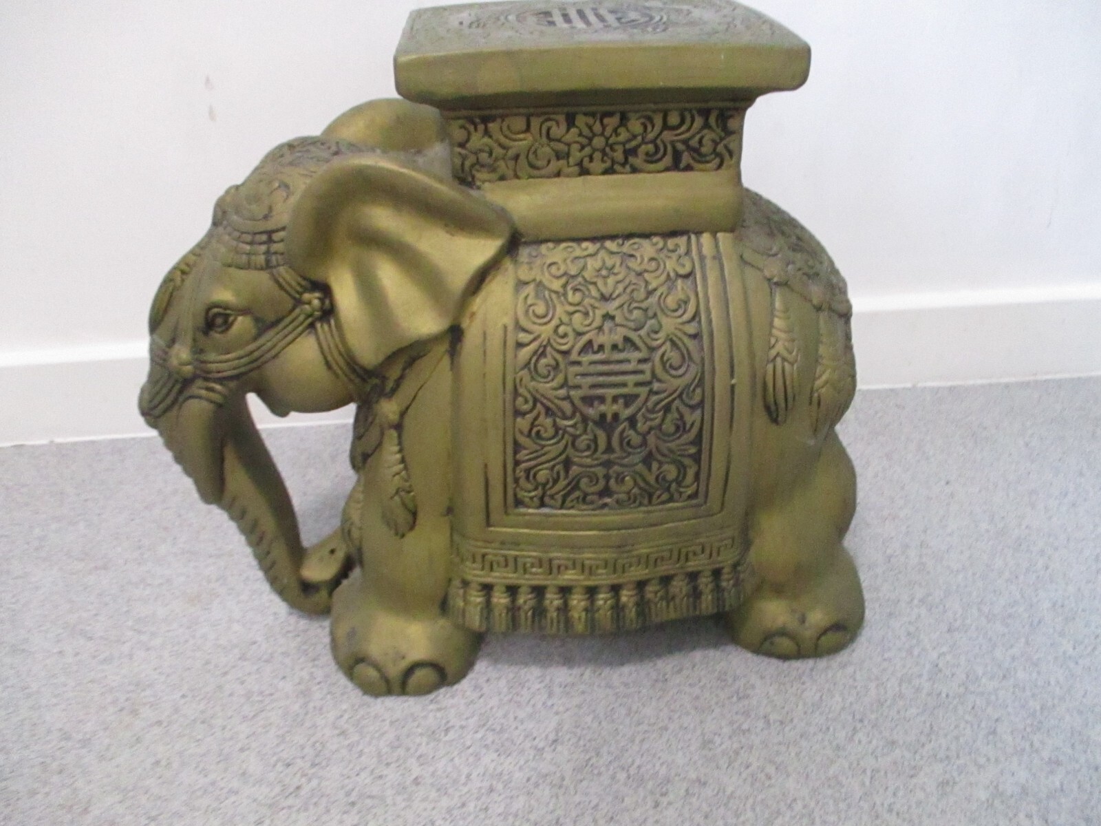 UNUSUAL VINTAGE LARGE GOLD COLOURED CERAMIC ELEPHANT PLANT STAND H 43