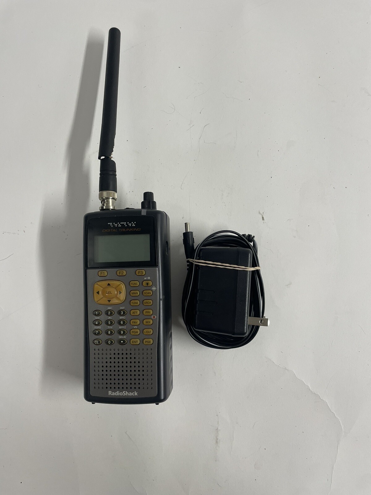 Radio Shack Pro106 Digital Trunking Scanner w/ Antenna Tested Read