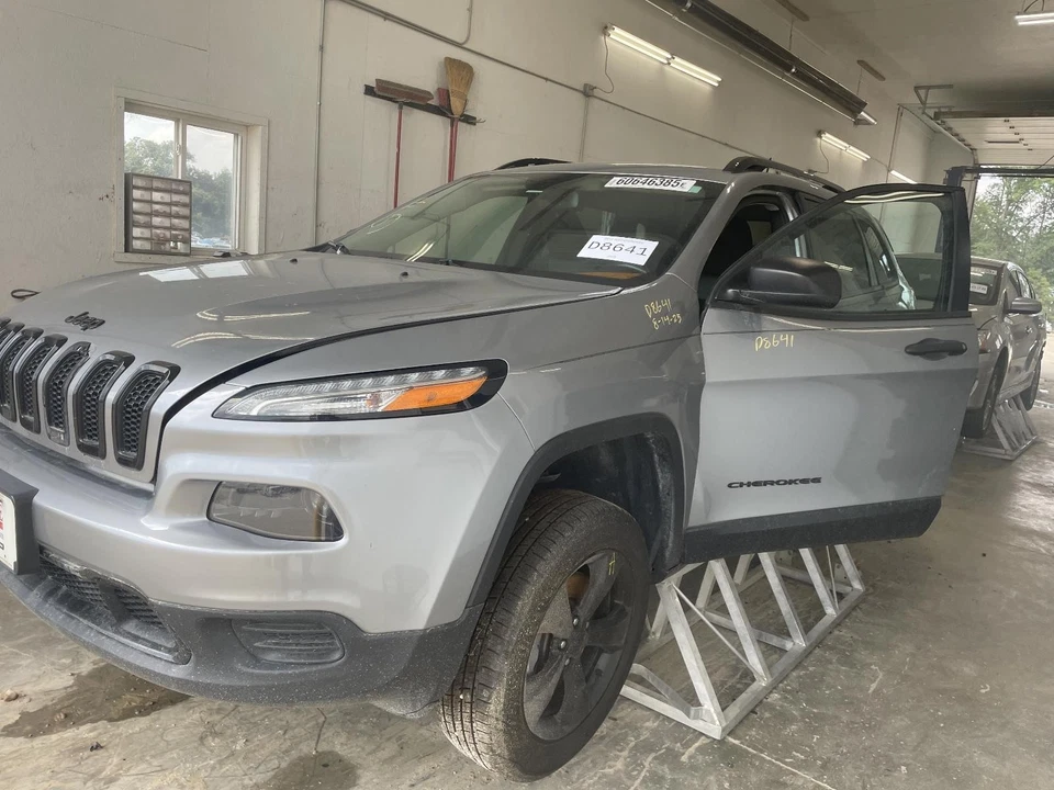 Used A/C Compressor fits: 2016 Jeep Cherokee 2.4 Grade A - Image 2 of 4
