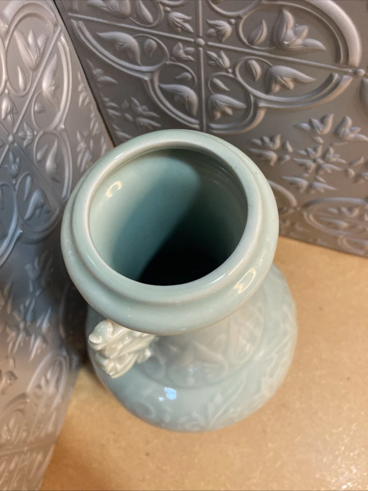 19Th Century Chinese Celadon Vase Dragon Handles 10.5 Inch Tall Beautiful - Image 4 of 4