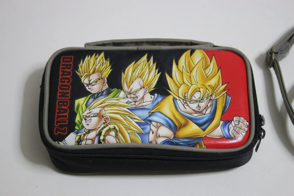 Estuche de Transporte Dragon Ball Z Super Saiyan para Nintendo 3DS o DS Lite con Correa Foto 2 de 4