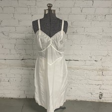 VTG KOMAR LINGERIE DRESS SLIP IVORY LACE NYLON SZ 36 AVERGE CLEAN NICE 