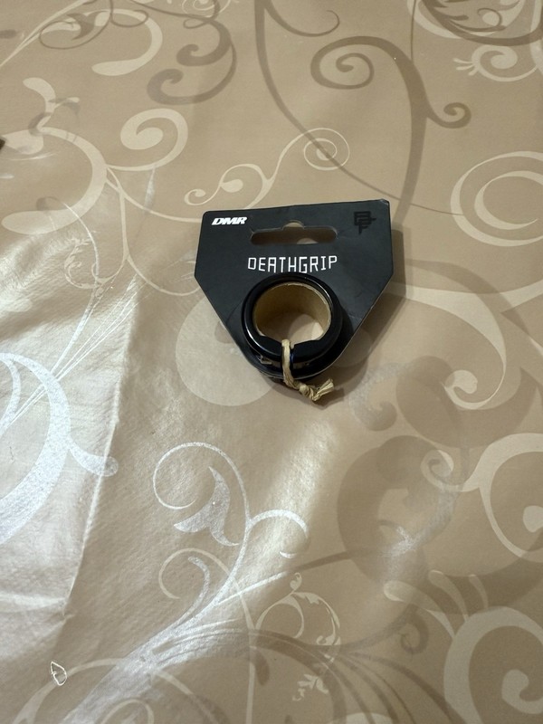 DMR DeathGrip Black  Collar Handlebar Grips for MTB Lock-On