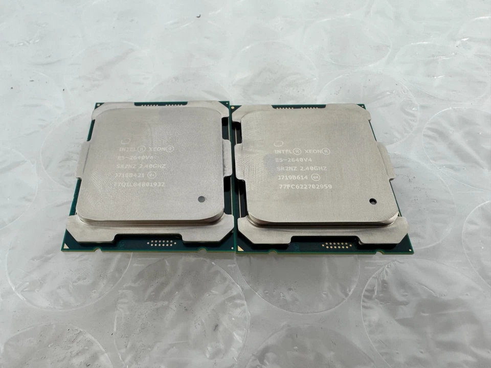 Lote 2 CPU/Procesador Intel Xeon E5-2640v4 2,40 GHz SR2NZ Foto 2 de 4