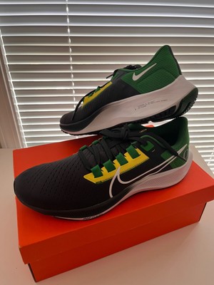 University of Oregon Ducks Nike Pegasus size 10.5 Men s