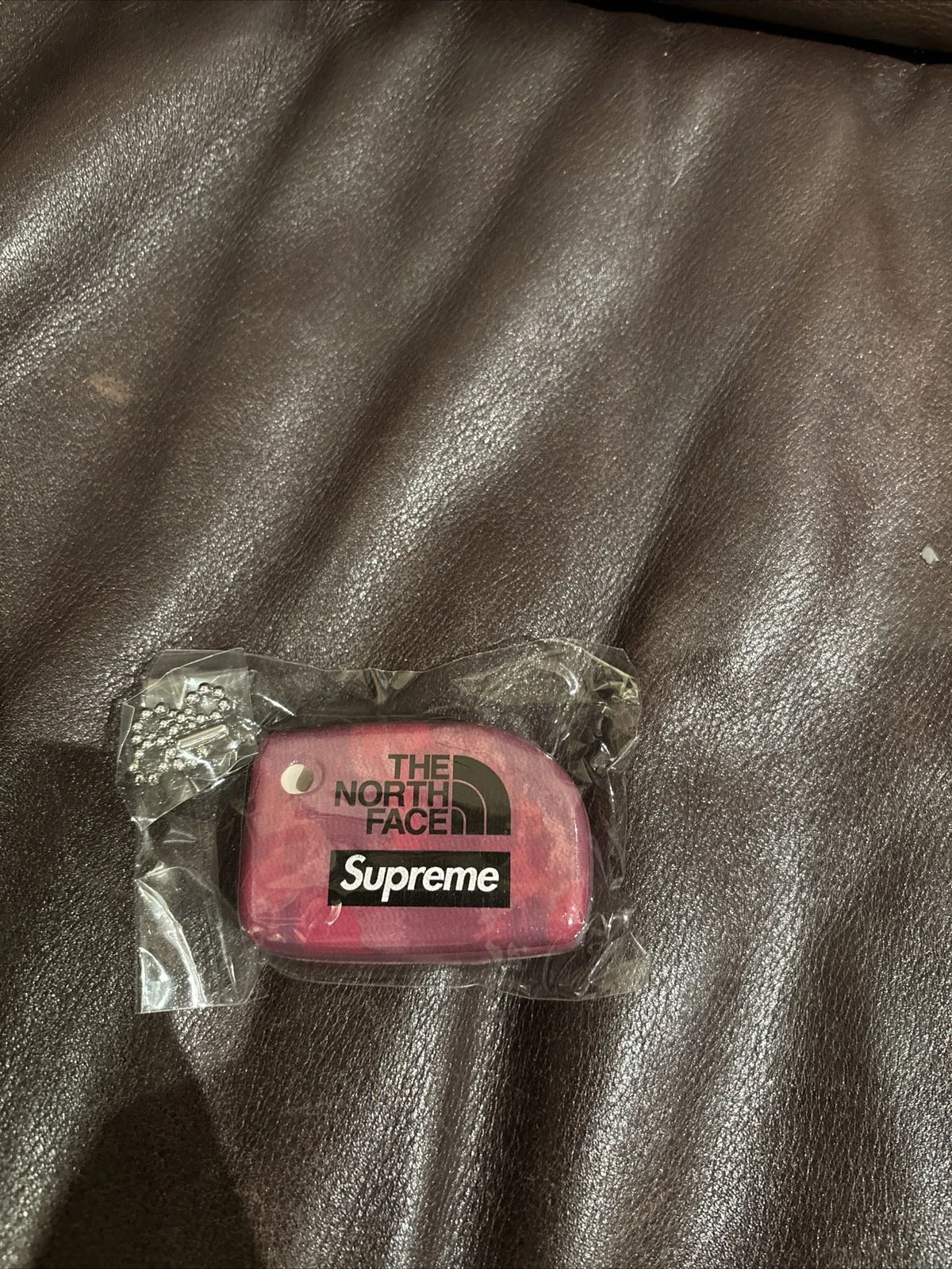 Porte clés flottant Supreme The North Face SS20 Multi