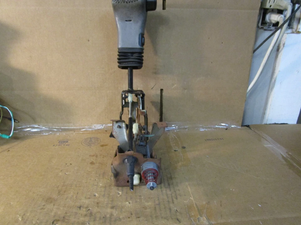 95 96 97 98 99 Oldsmobile Aurora Transmission Shift Gear Shifter Knob Assembly - Image 2 of 4