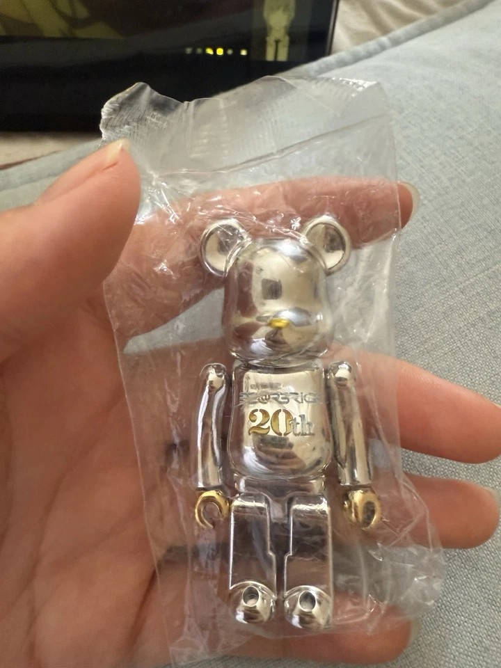 1PC MEDICOM BE@RBRICK 100% SERIES 42 SECRET 192 [SORAYAMA 20TH SILVER] BEARBRICK - Image 2 of 3