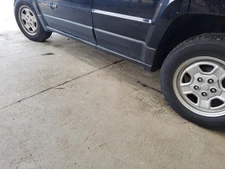 Driver Side PATRIOT   2016 Rocker Panel Moulding 580356