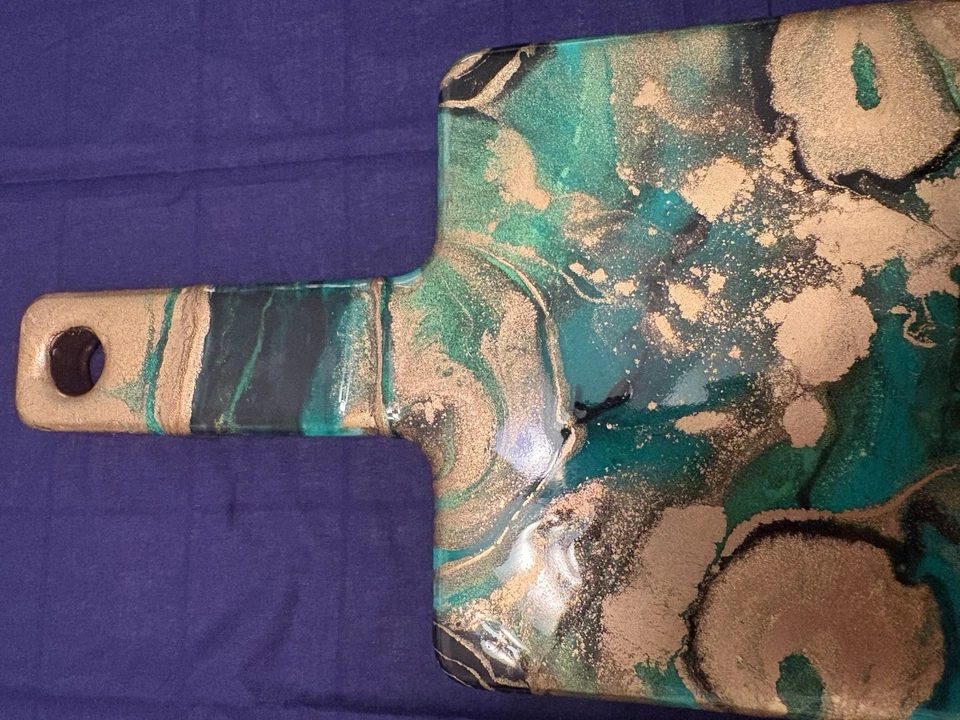 Tablero de queso grande de madera, charcutería/mantequilla de resina para servir con mango Foto 3 de 4