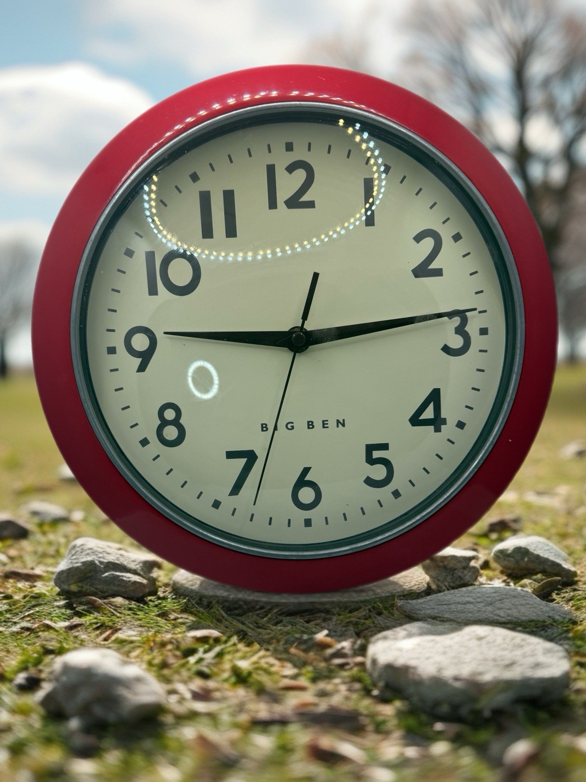 Westclox Big Ben Retro Style Wall Clock Red Big Bold Number Display WORKS!