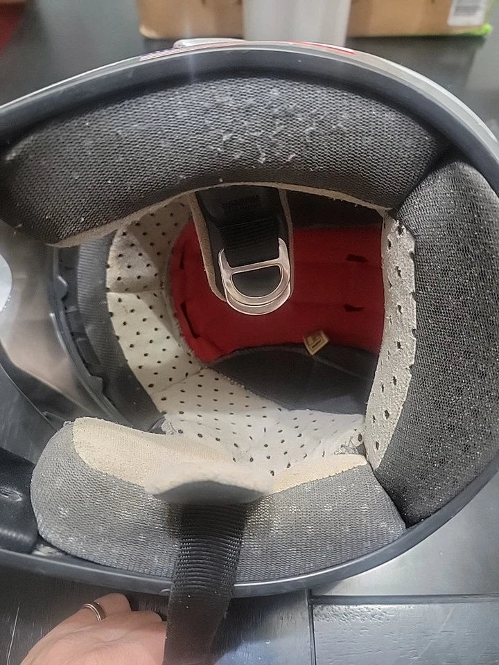 Casco AFX Adventure mediano usado algunos arañazos escudo cromo. Foto 4 de 4