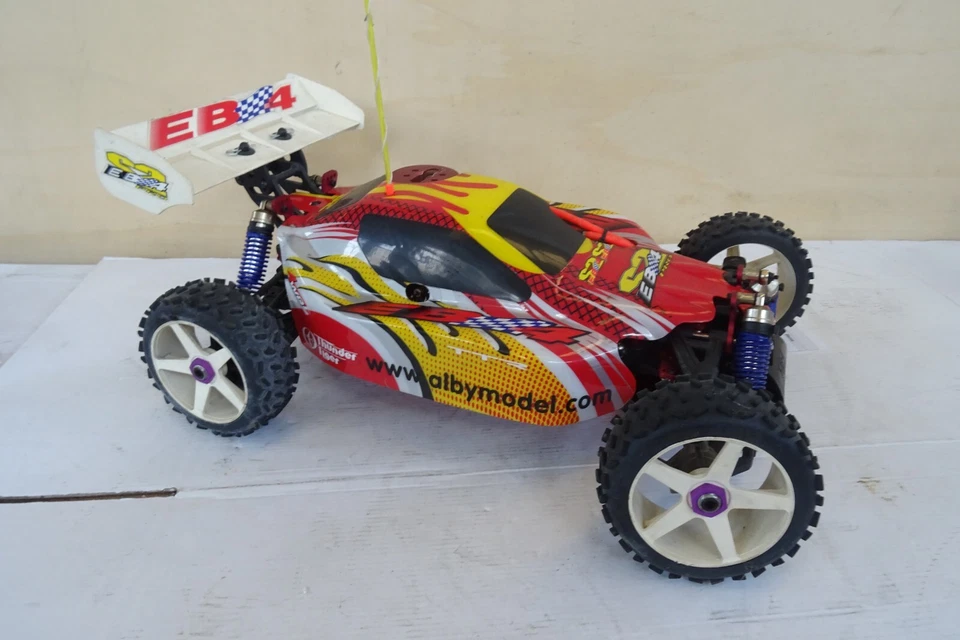 EB 4 S2 RC Thunder Tiger scala 1/8 competition motore a scoppio - Immagine 4 di 4